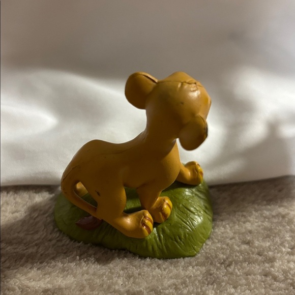 Three piece Disney Lion King Figurine Set Pumbaa,  cub simba, Mufasa - Picture 6 of 12